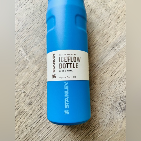 NWT🌼 Stanley IceFlow Bottle in Bright Blue 24oz. - Picture 7 of 7